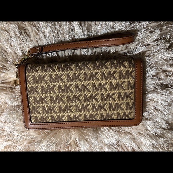 Michael Kors Jet Set Travel Phone Wallet Wristlet - Picture 10 of 16